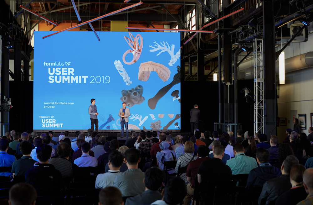 Giải Người tạo ảnh hưởng tại Ngày hội người dùng Formlabs 2019, Boston Seaport. Giải Người tạo ảnh hưởng tại Ngày hội người dùng Formlabs 2019, Boston Seaport.