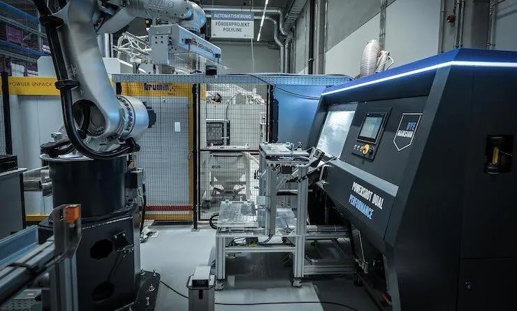 Dây chuyền in 3D tự động các chi tiết nhựa quy mô lớn đầu tiên tại BMW