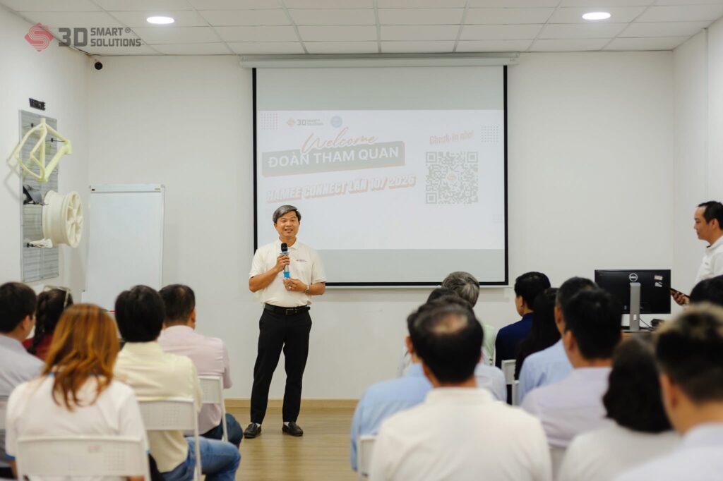 Ông Trương Tấn Tòng – Nhà sáng lập & CEO của 3D Smart Solutions chia sẻ tại buổi tham quan của thành viên hiệp hội Hamee